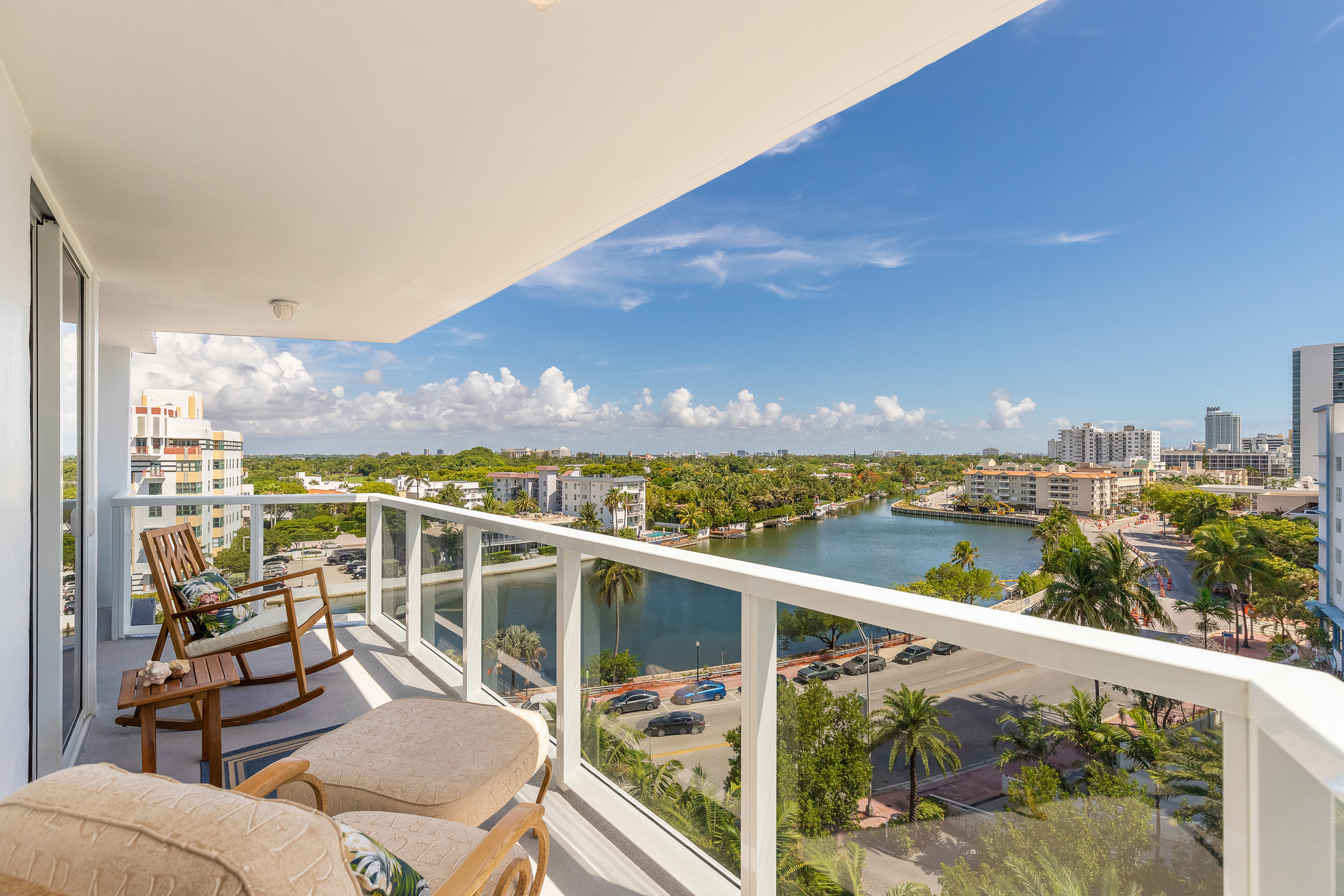 Apartment Living Pros and Cons- Complete Controller