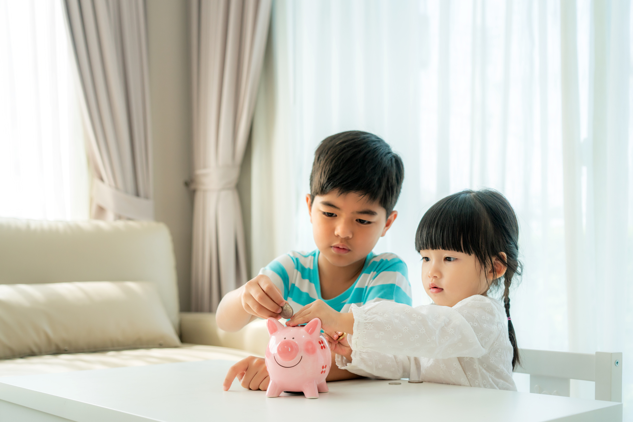 10 Simple Money Lessons You Must Teach Your Kids